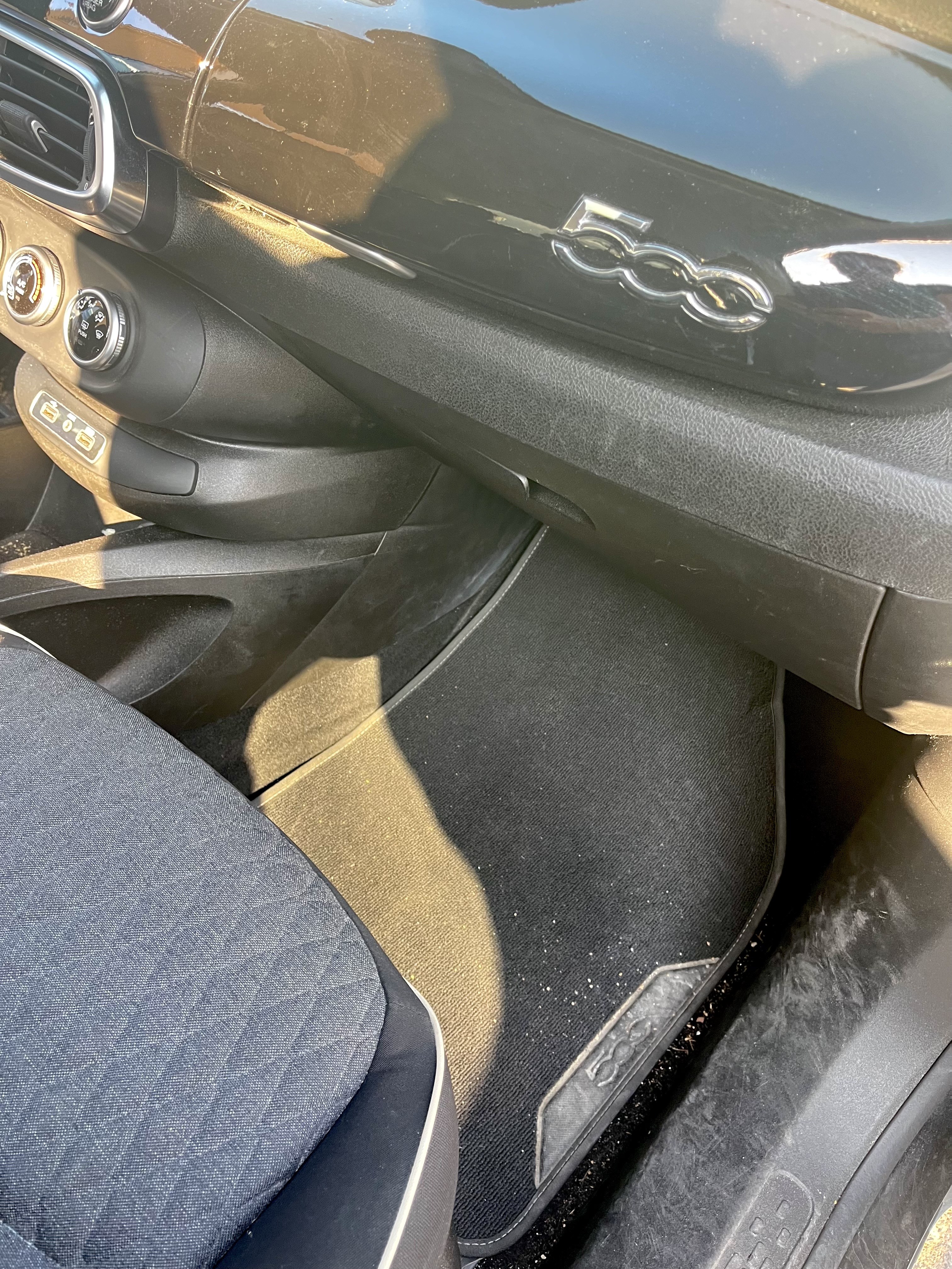 Tableau de bord terni avant nettoyage, Fiat 500X